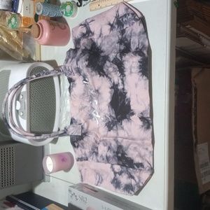 NWT. Victoria's Secret Tote.